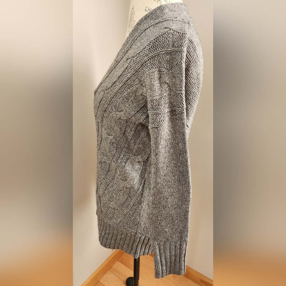 LOFT grey V neck wool blend sweater in size S - Picture 4 of 8